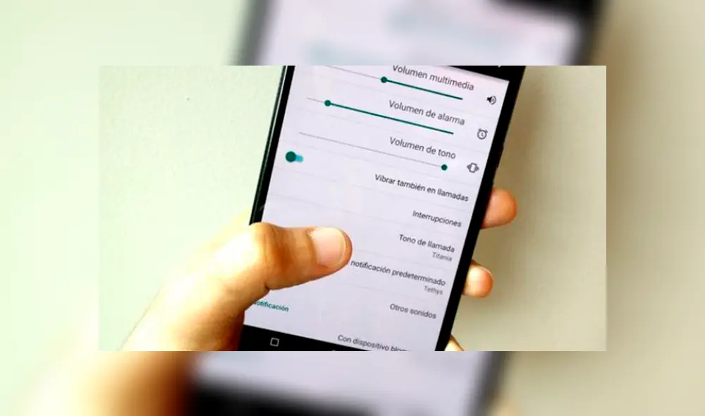 El modo zurdo ya viene preinstalado en los smartphones con sistema operativo Android. Foto: Qore.