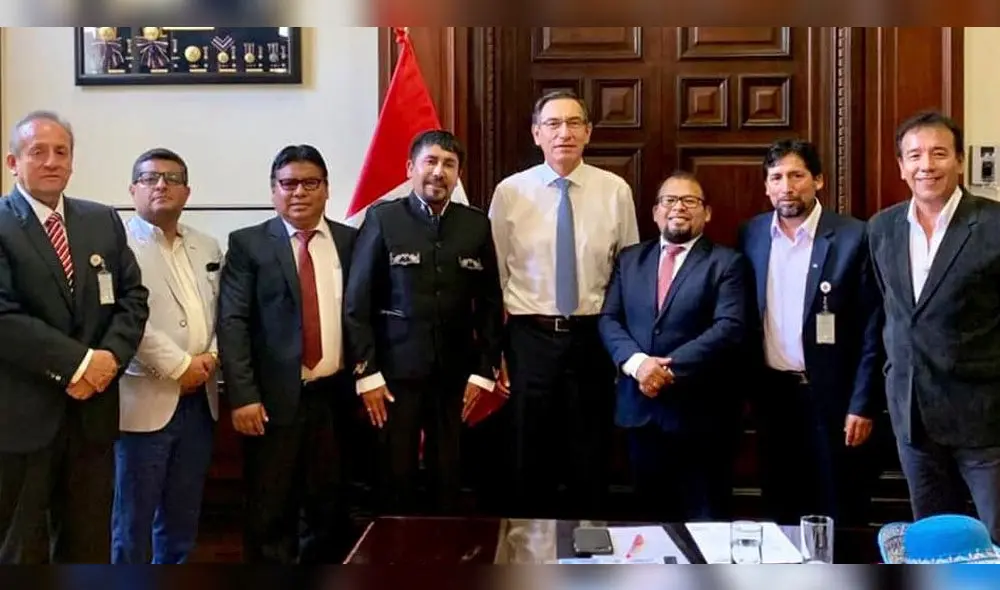 En la cita, le hicieron conocer al primer mandatario las necesidades de la región. En la cita, le hicieron conocer al primer mandatario las necesidades de la región.