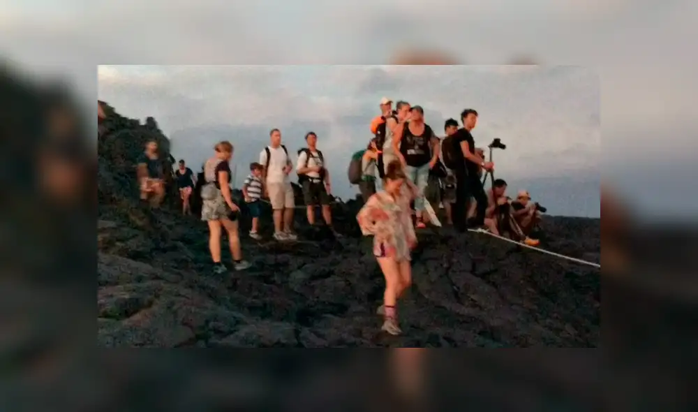 Google Maps: usuario recorre zona volcánica y descubre a turistas exponiendo su vida [VIDEO]