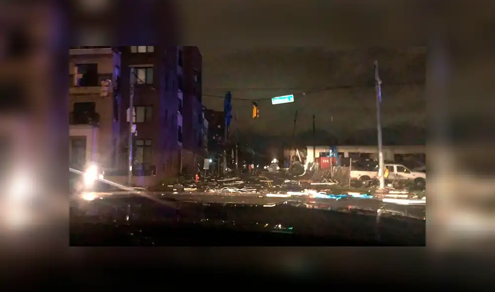 El paso del tornado dejó sin energía eléctrica a distintos condados de Tennessee. Foto: AP.