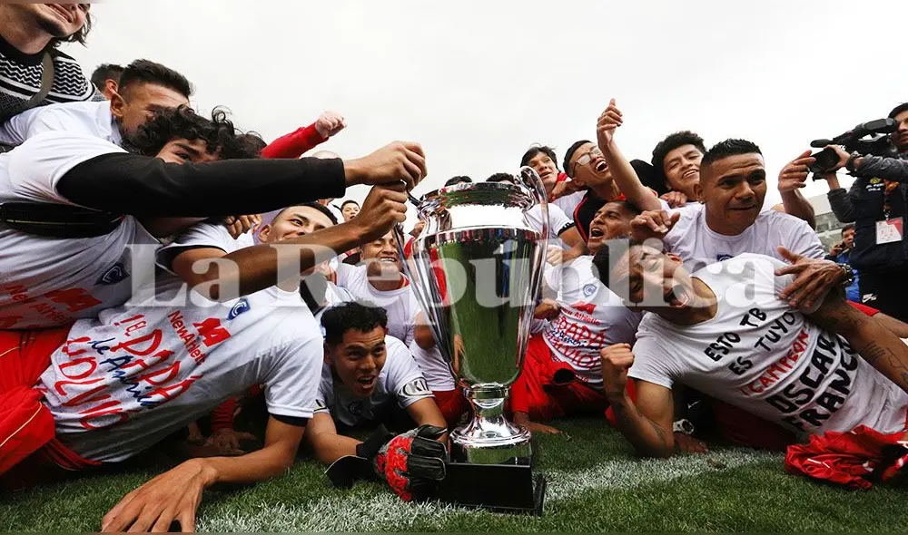 Los Jugadores del "Papá" posando para la foto del recuerdo.