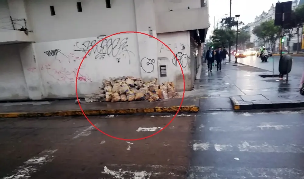 Cercado de Lima. Reportan desmonte abandonado.