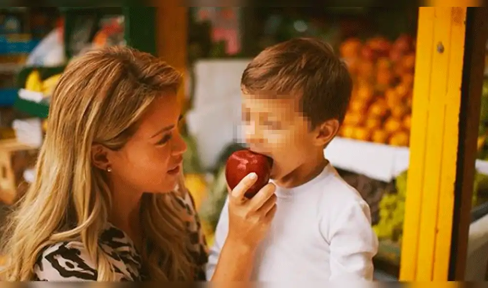 Hijo de Sheyla Rojas pone en aprietos a la conductora durante programa en vivo 