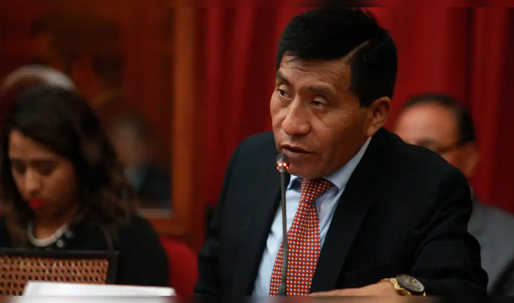 Moisés Mamani: Aeromoza denunció a fujimorista por tocamientos indebidos