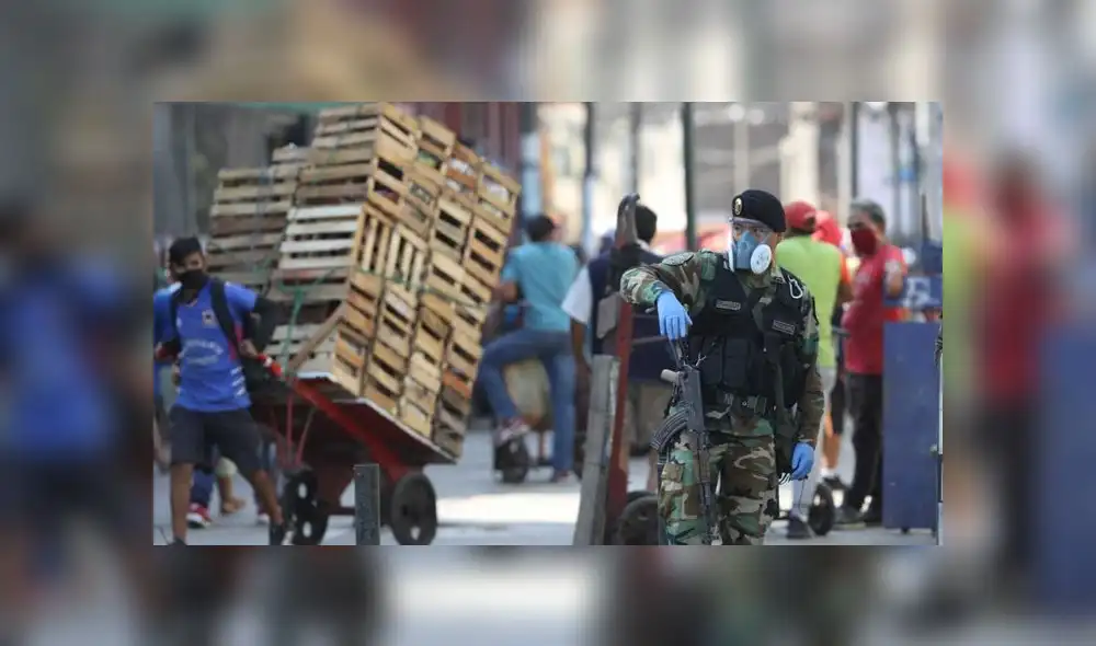 Agentes del orden también supervisaron el orden en el Mercado de Frutas de Caquetá. (Foto: Rodolfo Contreras / La República) Agentes del orden también supervisaron el orden en el Mercado de Frutas de Caquetá. (Foto: Rodolfo Contreras / La República)