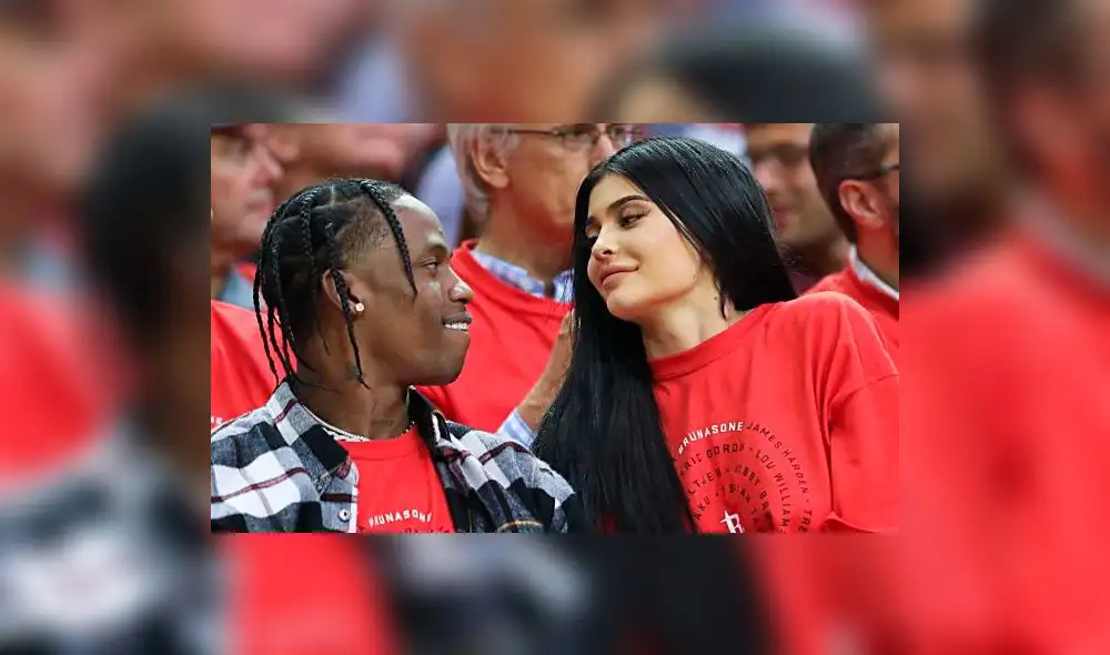 Kylie Jenner y su novio Travis Scott sorprendieron con romántico tatuaje 