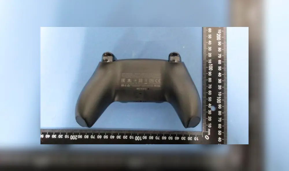 Desliza para ver cómo luciría el mando Dualsense de la PS5 en color negro. Foto: Twitter / AlexKyaw Desliza para ver cómo luciría el mando Dualsense de la PS5 en color negro. Foto: Twitter / AlexKyaw