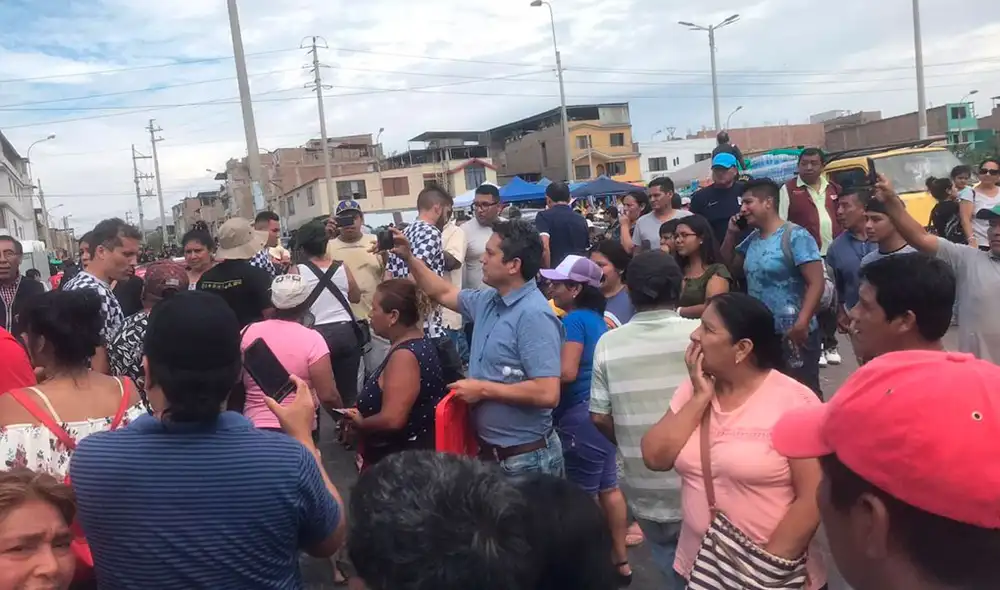 Jugadores de Alianza Lima se hicieron presentes en Villa El Salvador.