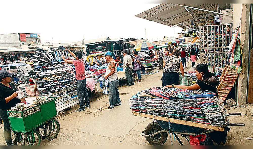 Exigen el retiro de rejas de mercado por afectar ventas Exigen el retiro de rejas de mercado por afectar ventas