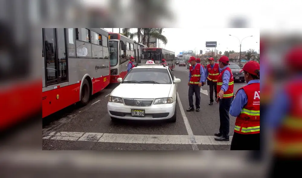 Fiscalizadores de la ATU y policías han tenido que reducir a conductores que pretenden huir de operativos. (Foto: ATU)