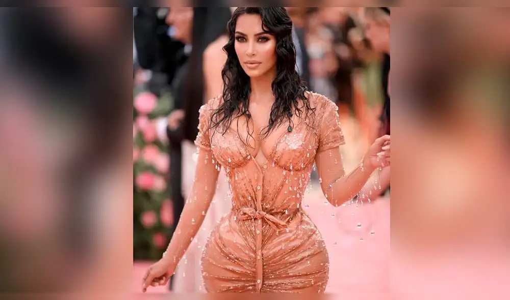 Revelan impactante secreto de la pequeña cintura de Kim Kardashian [VIDEO]