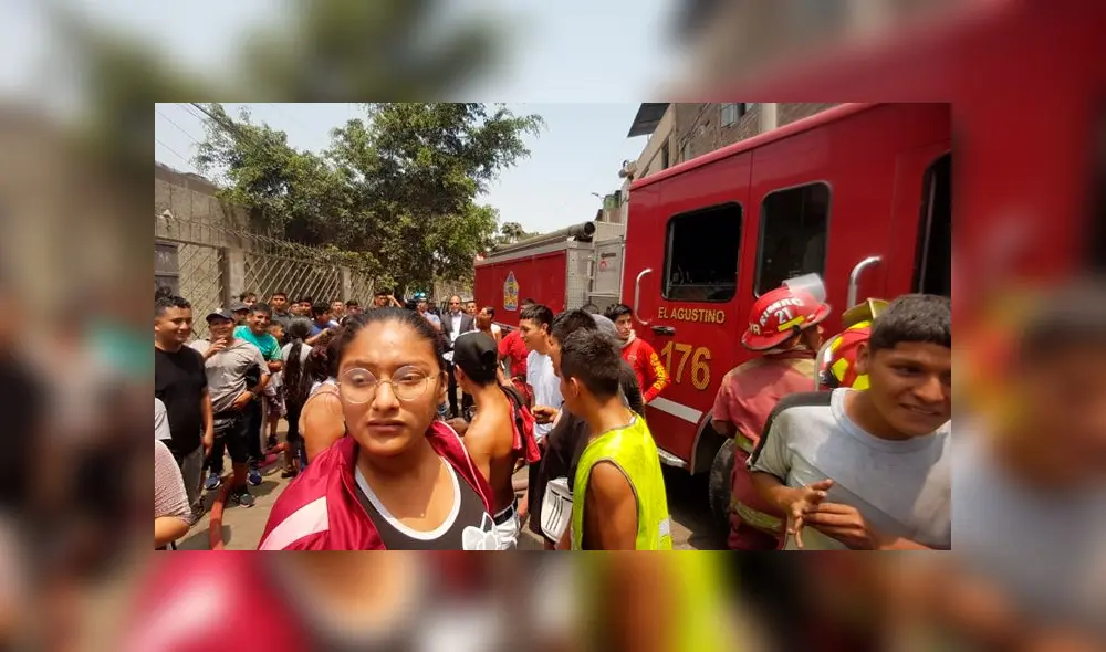 El Agustino: seis puestos de mercado se consumen por incendio [FOTOS y VIDEO]