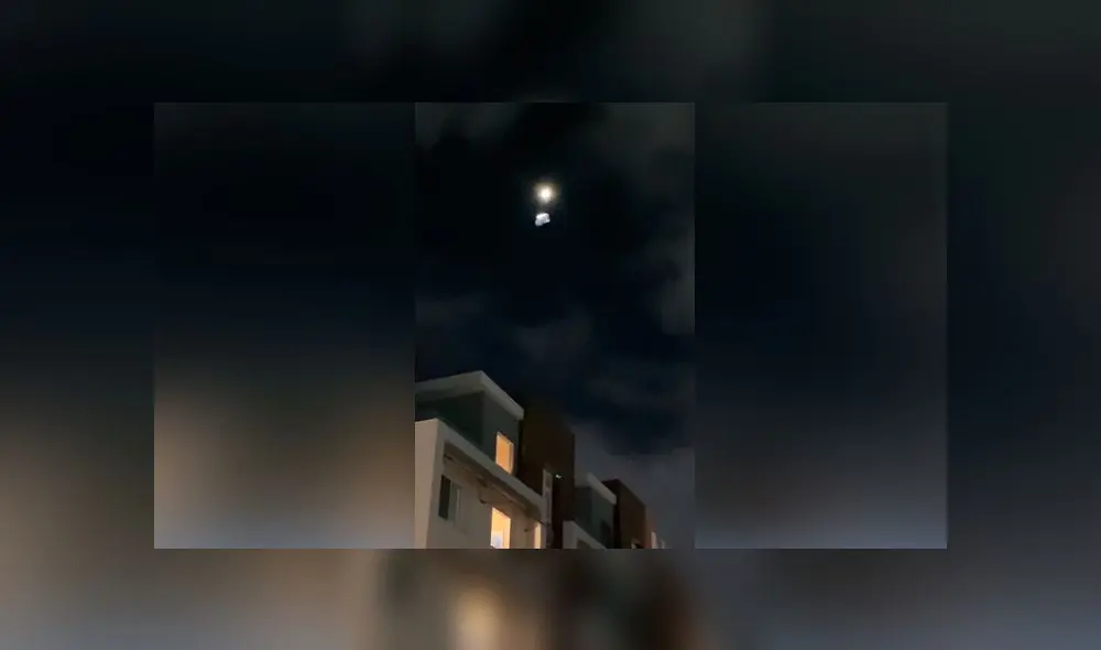 Desliza las fotografías para ver el notable gesto que tuvo un joven con su vecina que estaba en cuarentena. Foto: Captura Desliza las fotografías para ver el notable gesto que tuvo un joven con su vecina que estaba en cuarentena. Foto: Captura