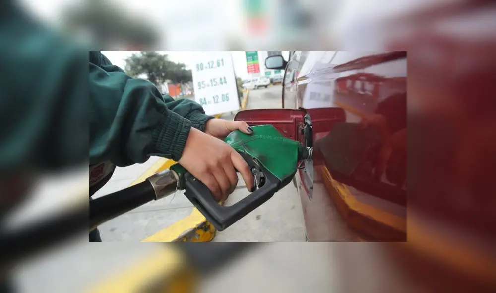 Precio de combustibles se reduce hasta en S/0,10 por galón