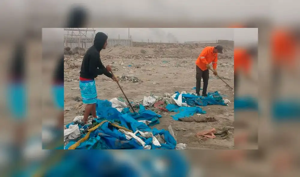 Niños ayudan a limpiar playa contaminada de Ventanilla [FOTOS]