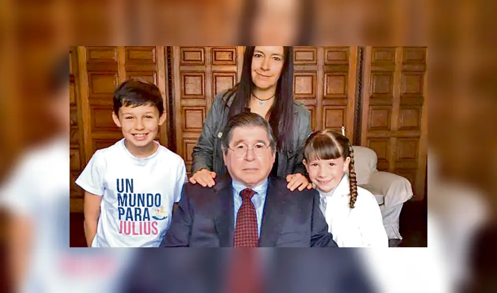 Recuerdo. Bryce, Díaz Costa y niños Augusto y Pamela. Recuerdo. Bryce, Díaz Costa y niños Augusto y Pamela.