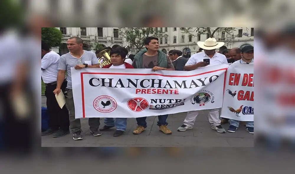 Asociaciones marchan a favor de las peleas de gallos [FOTOS] 