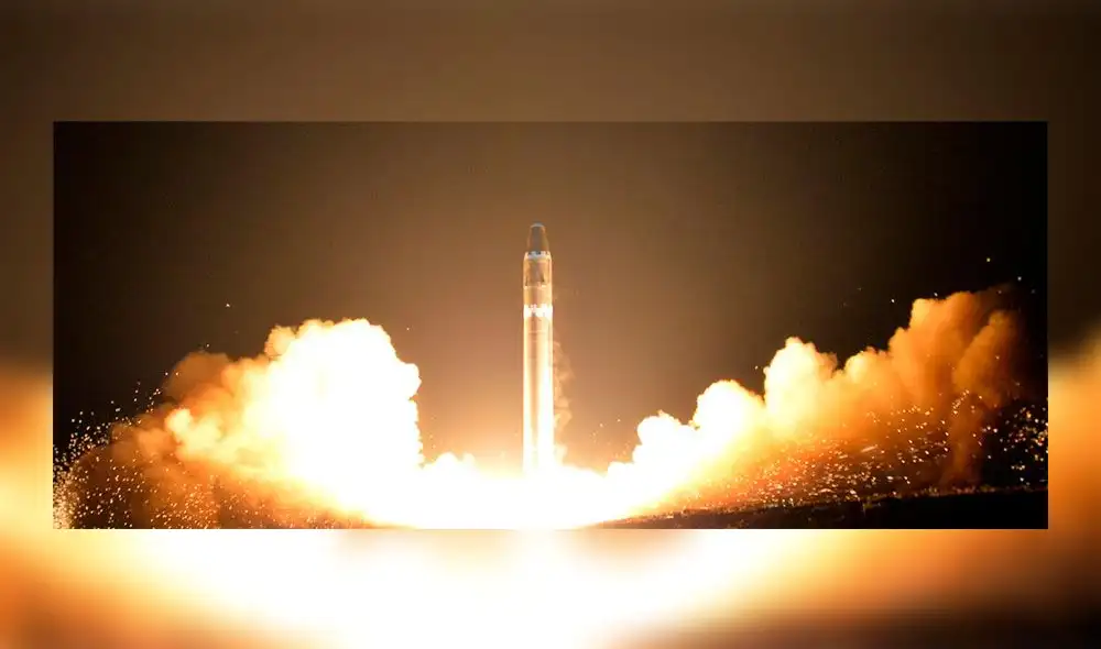 El cohete balístico intercontinental norcoreano Hwasong-15 El cohete balístico intercontinental norcoreano Hwasong-15