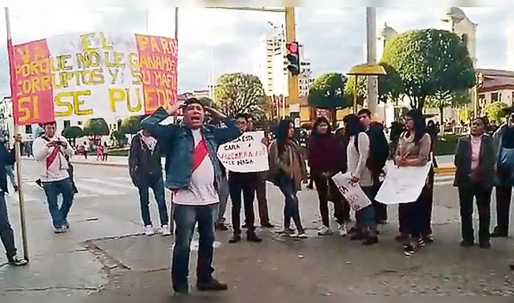 En la región Junín acataron paro contra el Congreso y el Gasolinazo En la región Junín acataron paro contra el Congreso y el Gasolinazo