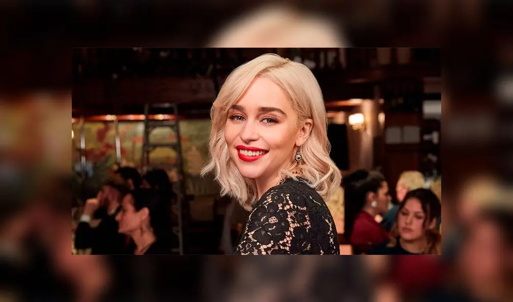 Emilia Clarke se pasea disfrazada de Jon Snow y nadie se da cuenta [VIDEO]
