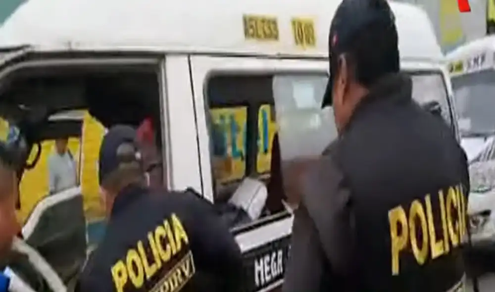 Dos personas fueron detenidos por tener vehículos solicitados por hurto. Dos personas fueron detenidos por tener vehículos solicitados por hurto.