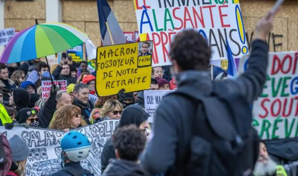Una protesta celebrada en París contra la reforma de las pensiones. Foto: EFE Una protesta celebrada en París contra la reforma de las pensiones. Foto: EFE