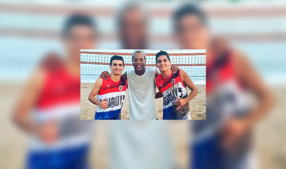 Ronaldinho y Fernando Lugo (izquierda). Ronaldinho y Fernando Lugo (izquierda).