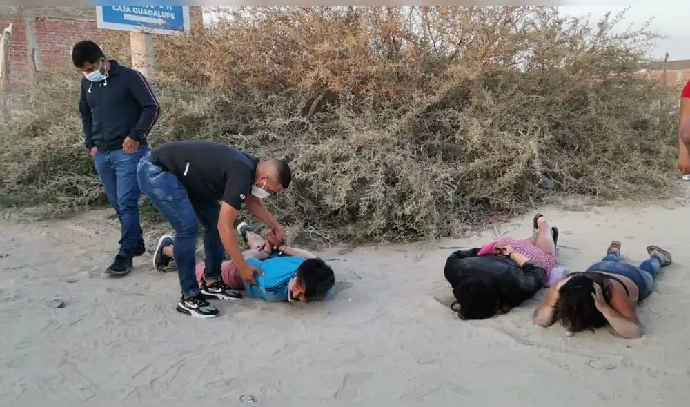 Los "Boca seca" integrada por varones y mujeres habrían robado 15 mil soles a una fémina Los "Boca seca" integrada por varones y mujeres habrían robado 15 mil soles a una fémina