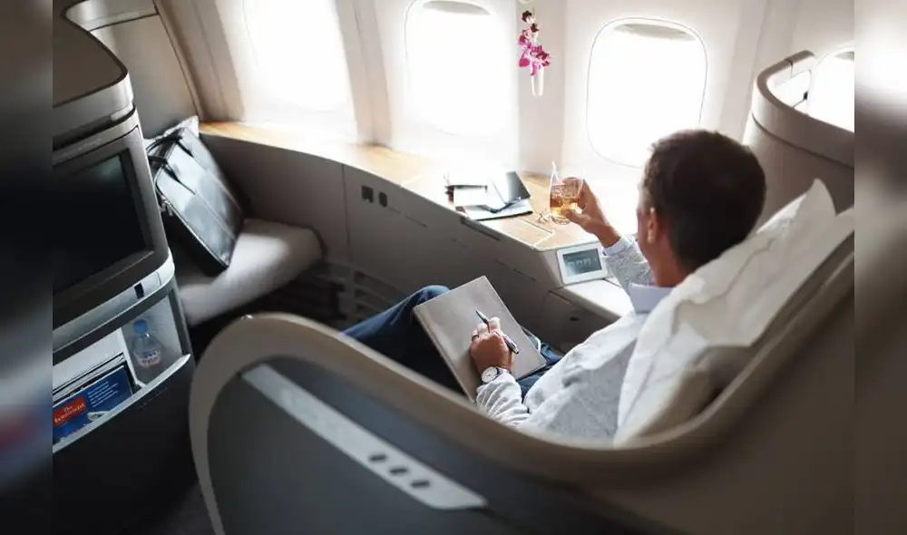 Aerolínea ofrece por error pasajes de primera clase en menos de la mitad de precio