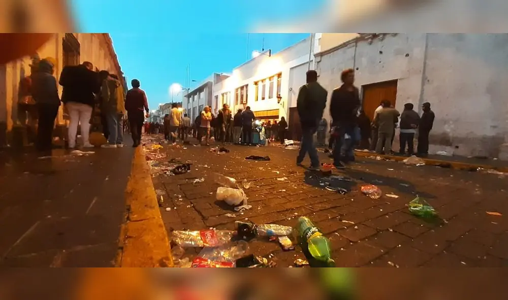 Calles del Cercado de Arequipa amanecieron colmadas de basura.