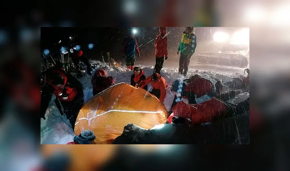 Esquiador sobrevivió tras pasar más de cinco horas enterrado bajo la nieve Esquiador sobrevivió tras pasar más de cinco horas enterrado bajo la nieve