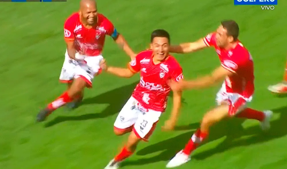 Rudy Palomino convirtió un golazo desde fuera del área y aumentó la ventaja de Cienciano sobre Santos FC. | Foto: Movistar Deportes