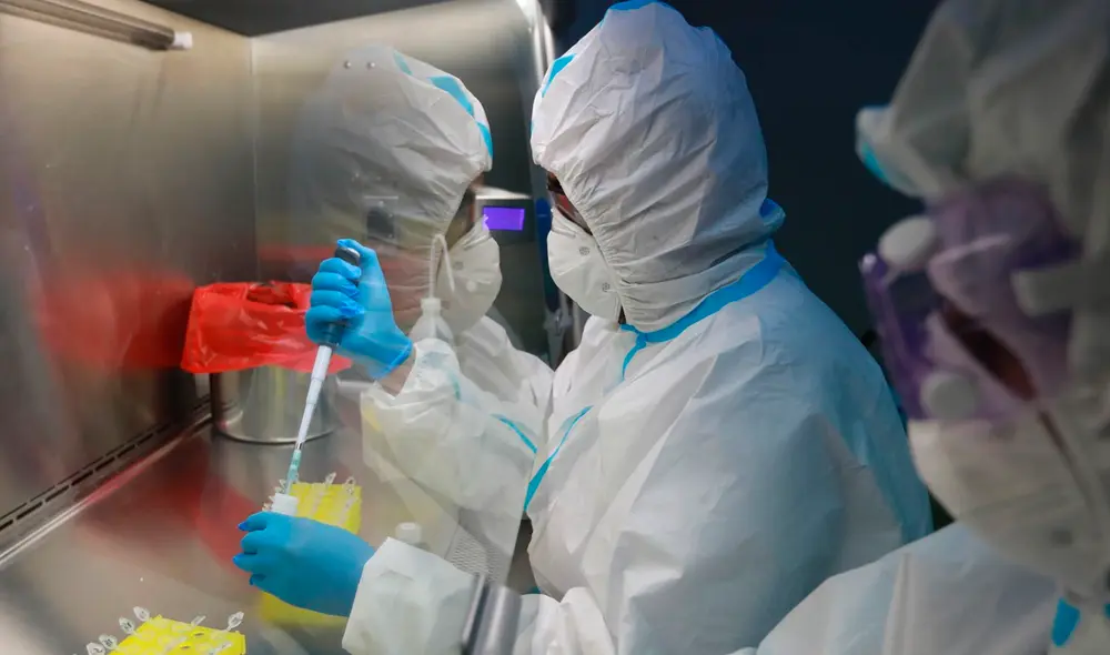 “O nadamos todos juntos o nos hundiremos juntos”, indicó el máximo responsable de la OMS. Foto: EFE