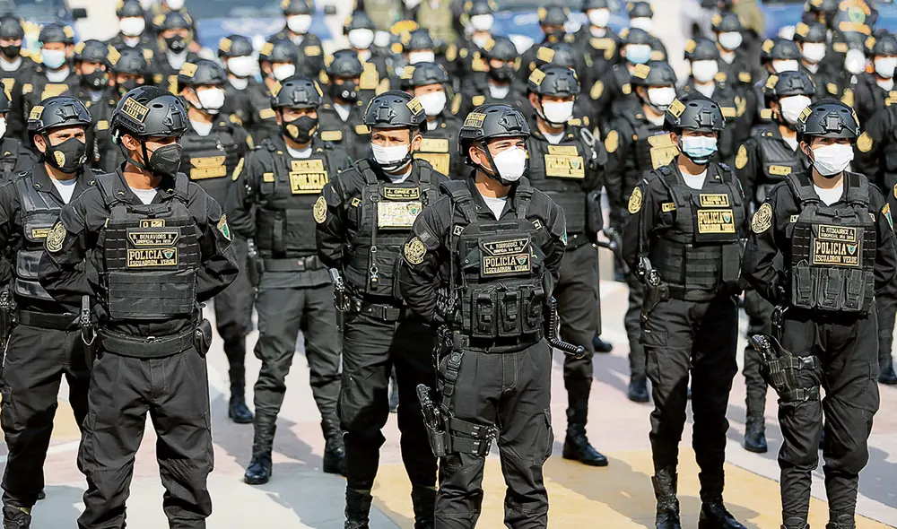 agentes policias formacion policia pnp foto: antonio melgarejo agentes policias formacion policia pnp foto: antonio melgarejo