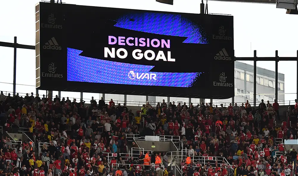 Presidente de la Comisión de Árbitros de Conmebol afirmó que Perú es capaz de implementar el VAR en la Liga 1. | Foto: AFP Presidente de la Comisión de Árbitros de Conmebol afirmó que Perú es capaz de implementar el VAR en la Liga 1. | Foto: AFP