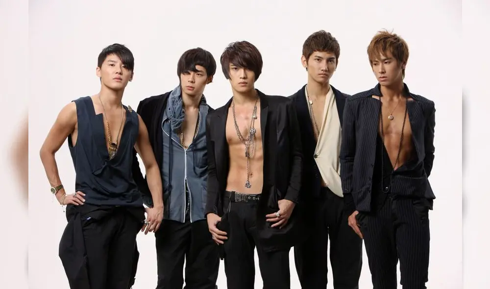 TVXQ en pleno apogeo de su carrera. Imagen promcional de Mirotic, unos de los temas más reconocidos del Kpop.
