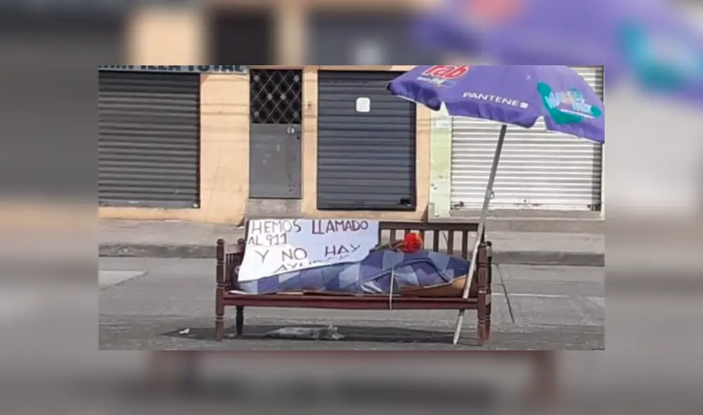 El cuerpo del hombre yacía sobre una banca en las calles de Ecuador. Foto: El Clarín El cuerpo del hombre yacía sobre una banca en las calles de Ecuador. Foto: El Clarín