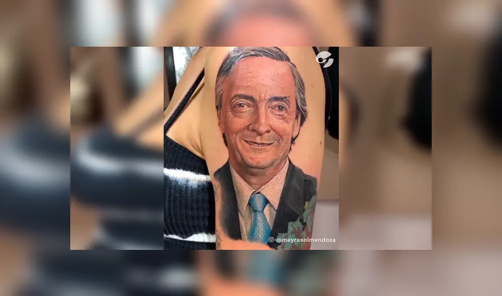En Facebook, una mujer fanática del expresidente Néstor Kirchner se tatuó su rostro en todo el brazo. En Facebook, una mujer fanática del expresidente Néstor Kirchner se tatuó su rostro en todo el brazo.