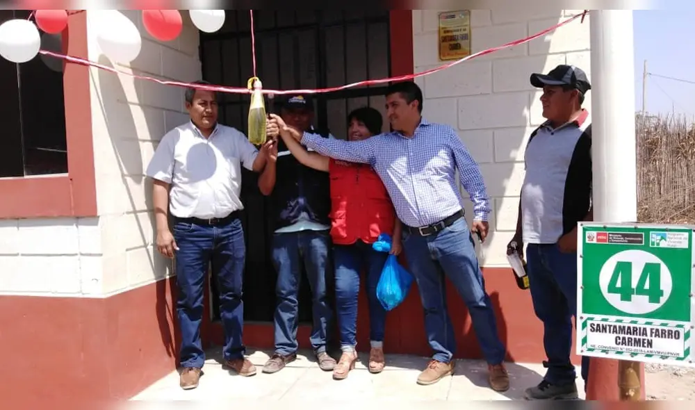 Se realizó la entrega simbólica de la llave del módulo. Se realizó la entrega simbólica de la llave del módulo.