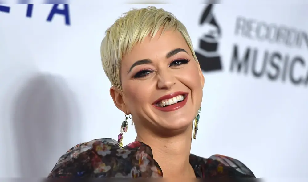 Katy Perry se disfraza de frasco de jabón líquido para promocionar el retorno de American Idol