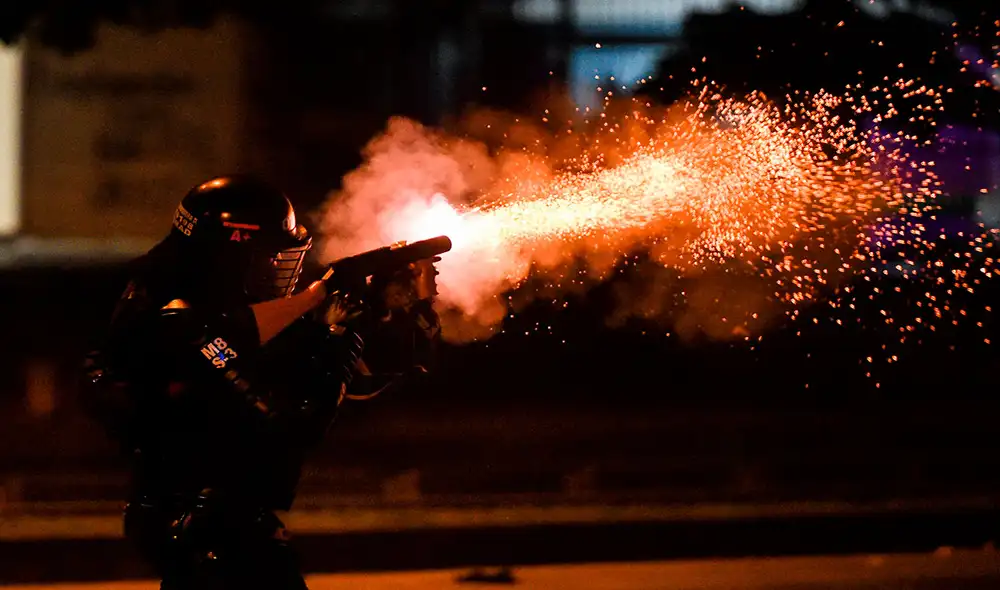 Las fuerzas de seguridad pública, incluida la polémica Esmad, fue señalada por la Corte Suprema de Justicia de Colombia. Foto: AFP Las fuerzas de seguridad pública, incluida la polémica Esmad, fue señalada por la Corte Suprema de Justicia de Colombia. Foto: AFP