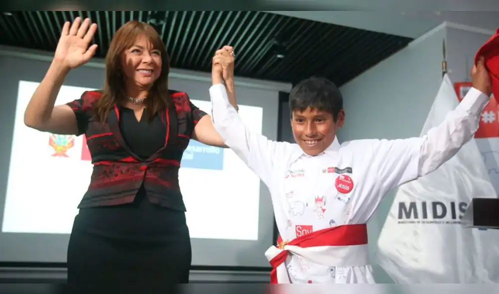 Niño procedente de Puno se convirtió en ministro del Perú por un día Niño procedente de Puno se convirtió en ministro del Perú por un día