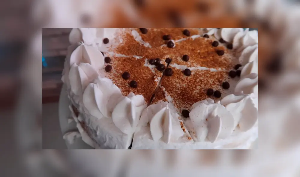 Desliza las imágenes para ver cómo luce este costoso postre vendido por delivery en Lima. Fotocapturas: Desbalanceados/YouTube