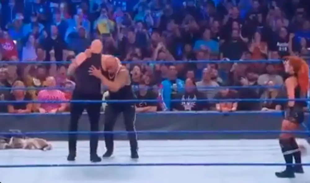 The Rock hizo estallar el 'Staples Center’ de Los Angeles, California en su regreso y arremetió contra Baron Corbin en complicidad con 'The Man' Becky Lynch. The Rock hizo estallar el 'Staples Center’ de Los Angeles, California en su regreso y arremetió contra Baron Corbin en complicidad con 'The Man' Becky Lynch.