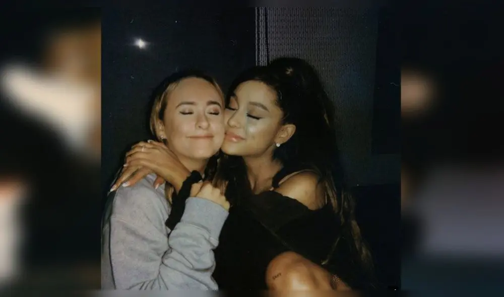 Ariana Grande besa en la boca a mujer y fans enloquecen con escena [FOTOS]