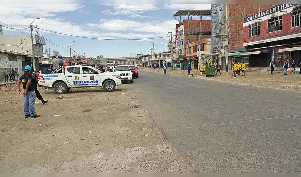 Desalojo mercado Modelo de Piura.