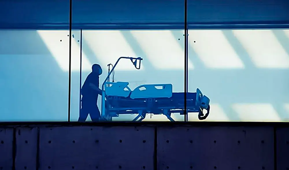 "Mucha gente comprensiblemente está agotada por la perturbación que la pandemia está causando en sus vidas y trabajos", sostuvo el máximo responsable de la OMS. Foto: Alejandro García / EFE "Mucha gente comprensiblemente está agotada por la perturbación que la pandemia está causando en sus vidas y trabajos", sostuvo el máximo responsable de la OMS. Foto: Alejandro García / EFE