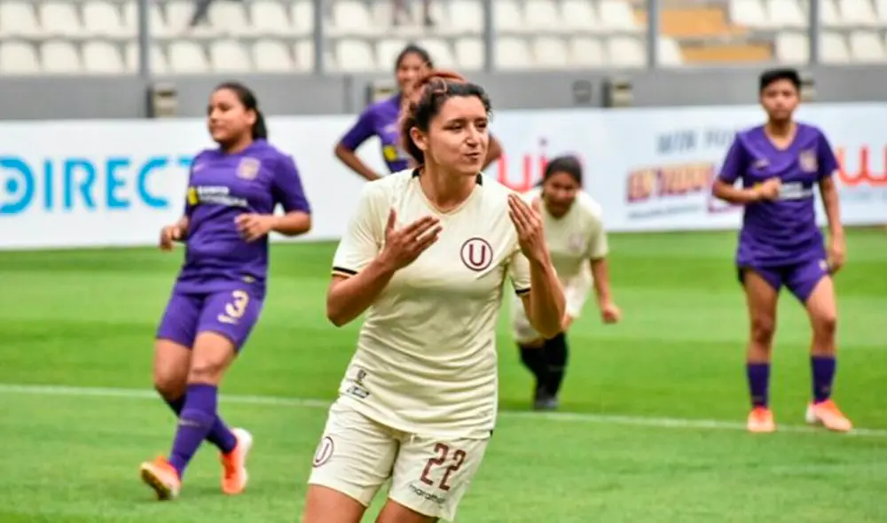 Universitario - Cindy Novoa