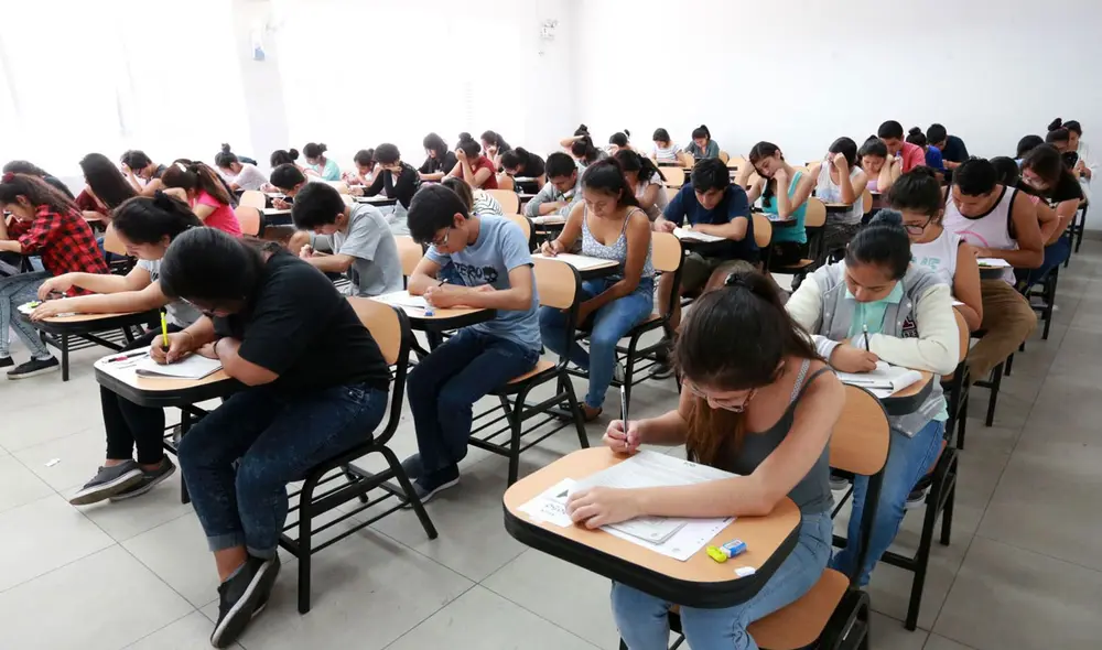 Uno de los requisitos es acredita pobreza o pobreza extrema, según Sisfho. Foto: Andina