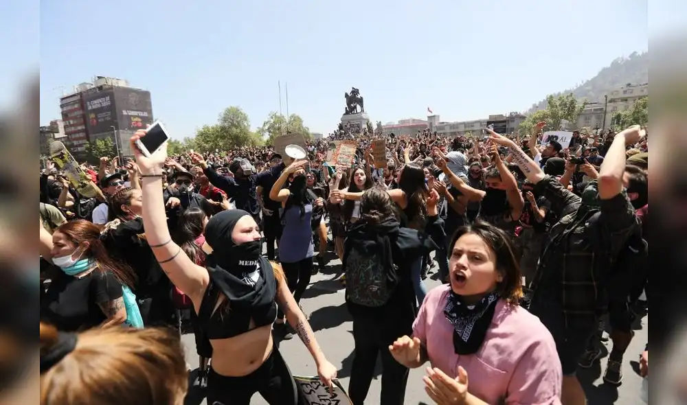 Las fotos que reflejan un Chile en crisis y colapsado por la violencia. Fotos: Jorge Cerdán Las fotos que reflejan un Chile en crisis y colapsado por la violencia. Fotos: Jorge Cerdán